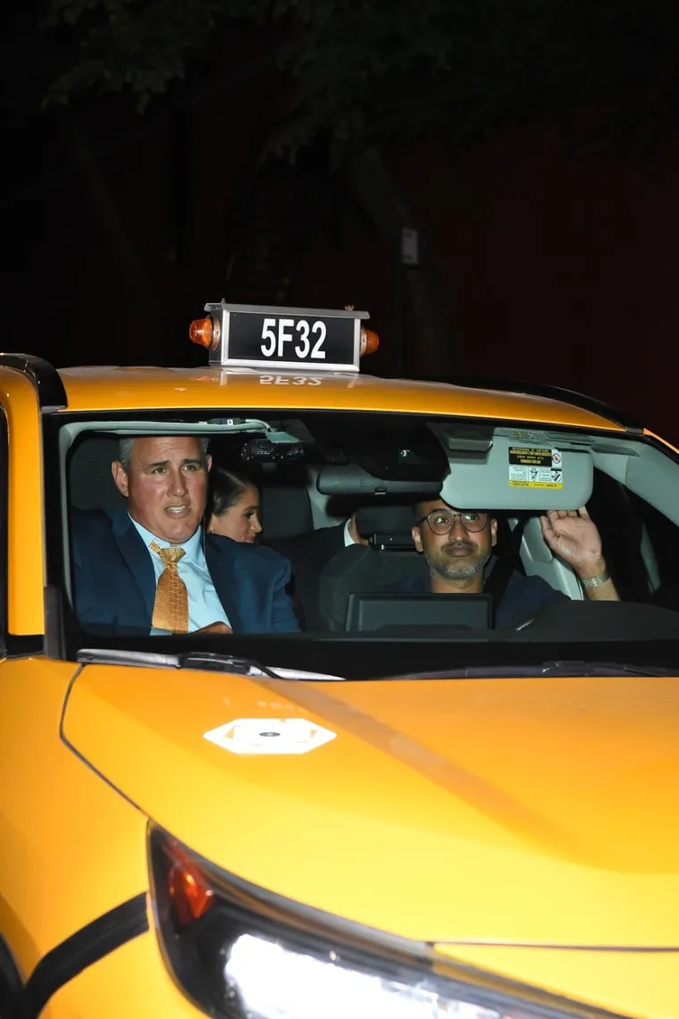 Singh je procijenio da je cijelo putovanje trajalo deset minuta. &quot;Ne bih to baš nazvao potjerom. Nisam osjećao da smo uopće u opasnosti. Nije bilo poput jurnjave automobilima u filmu. Bili su tihi i djelovali su uplašeno, ali to je New York - sigurno je&quot;, kazao je.