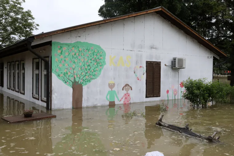 Konji za terapijsko jahanje spašeni, ali apsolutno sve pliva: 'Ovo je treća poplava, ali nikad nije bilo ovako"