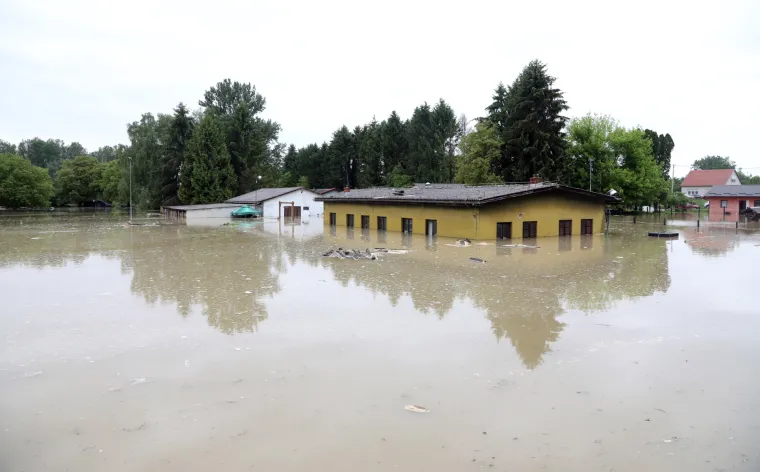 Konji za terapijsko jahanje spa&scaron;eni, ali apsolutno sve pliva: 'Ovo je treća poplava, ali nikad nije bilo ovako"