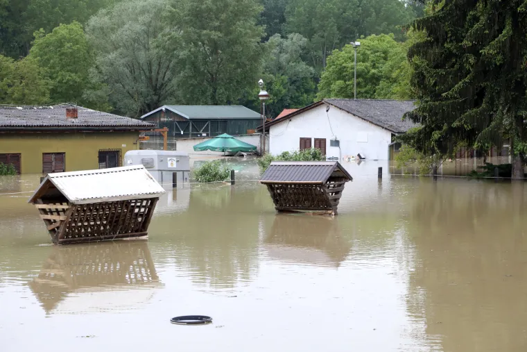 Konji za terapijsko jahanje spa&scaron;eni, ali apsolutno sve pliva: 'Ovo je treća poplava, ali nikad nije bilo ovako"