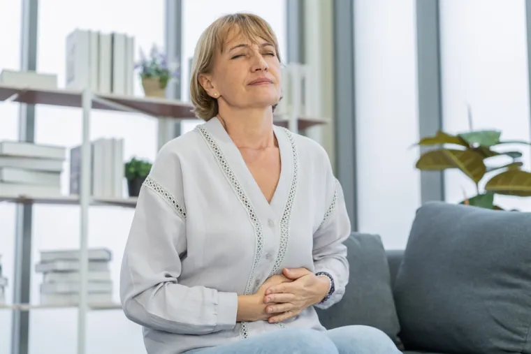 Manje uobičajeni simptomi su: