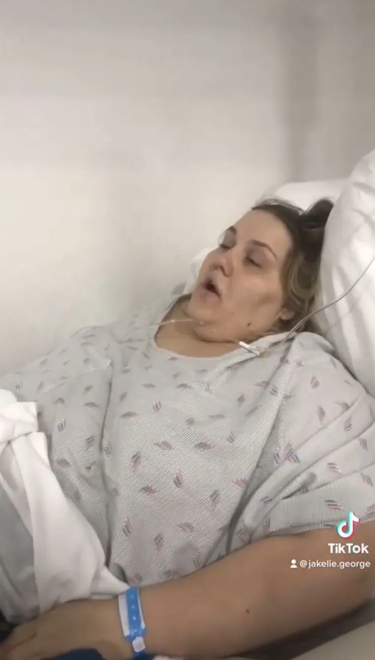 Jakelie je na svojim društvenim mrežama objavila i neke teške trenutke kroz koje je prošla.