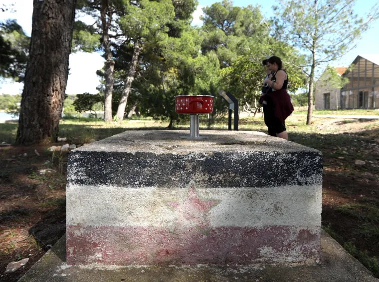 Jeste li primijetili &scaron;to se pojavilo na lokaciji na kojoj je sniman jedan od na&scaron;ih najboljih filmova? Ljudi ne mogu vjerovati