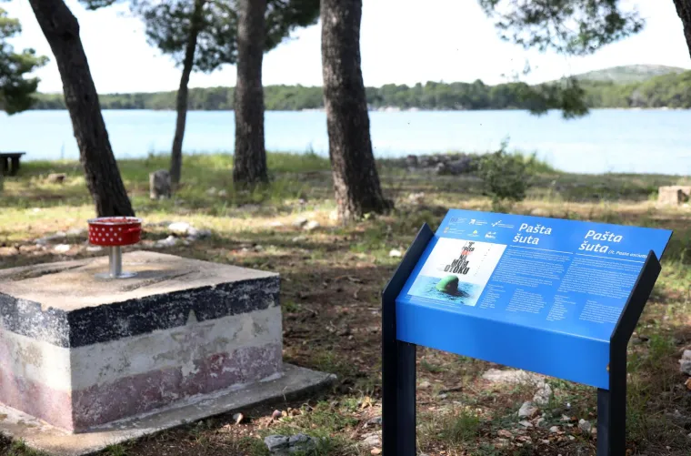 Jeste li primijetili &scaron;to se pojavilo na lokaciji na kojoj je sniman jedan od na&scaron;ih najboljih filmova? Ljudi ne mogu vjerovati