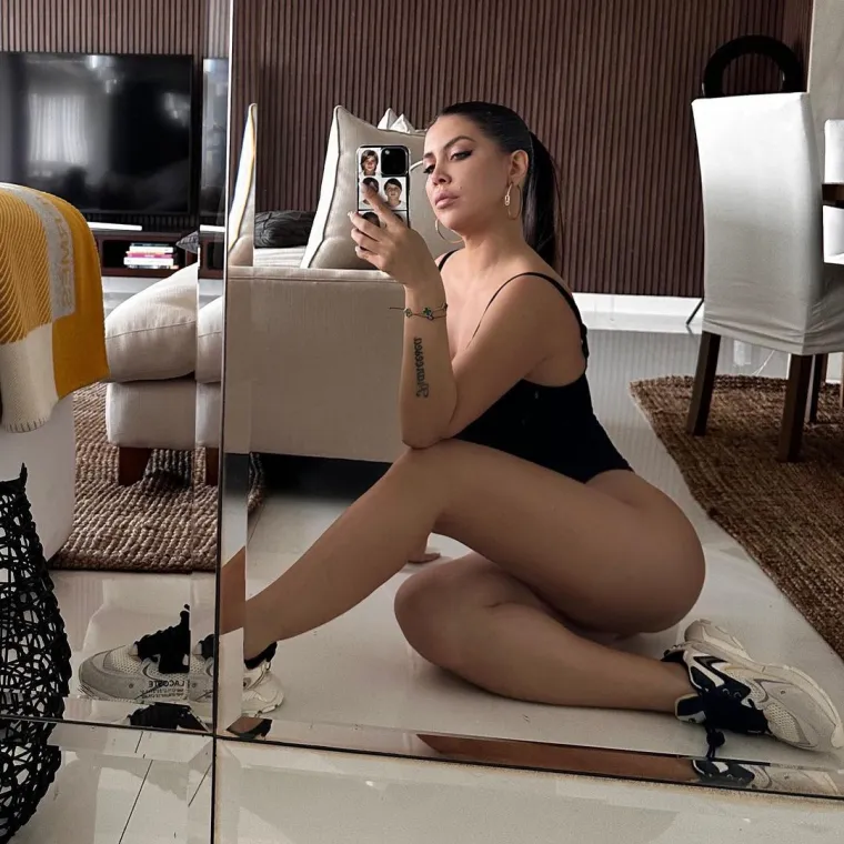 Izbacila je guzu u siću&scaron;nim tangicama i otkrila &scaron;to smjera: 'Želim to, preporučite mi mjesto i majstora koji će mi to napraviti...'