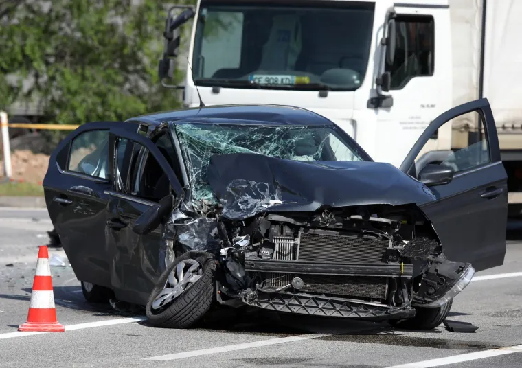 Ovo je mjesto prometne nesreće kod &Scaron;ibenika: Sudarili se automobil i kamion, jedna osoba u bolnici