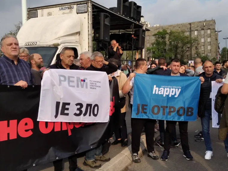 Ovo su ulice Beograda! Tisuće građana na ulicama glavnog grada Srbije