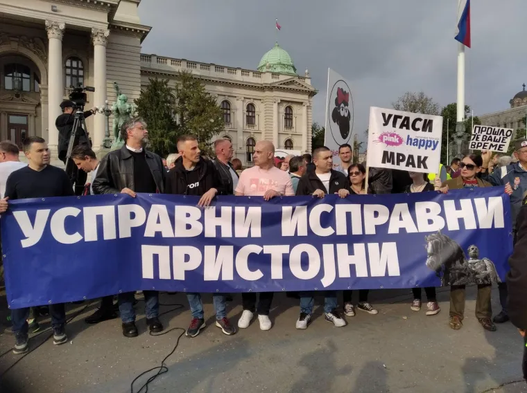 Ovo su ulice Beograda! Tisuće građana na ulicama glavnog grada Srbije