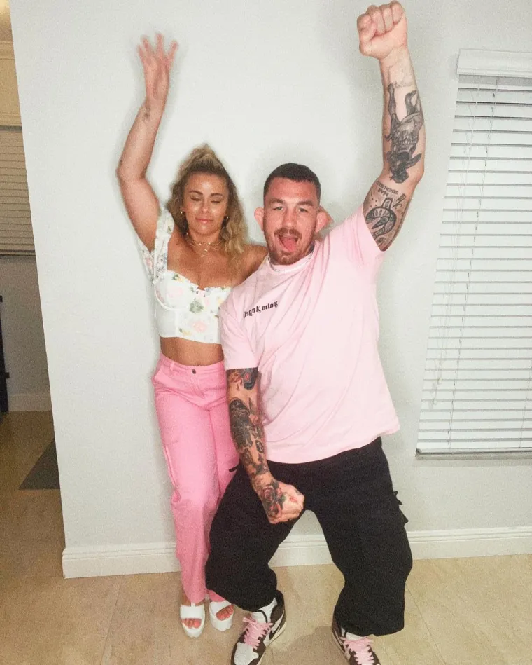 Namazala se uljem i objavila fotografiju koja je sru&scaron;ila internet, izazovnim izdanjem podigla puls obožavateljima