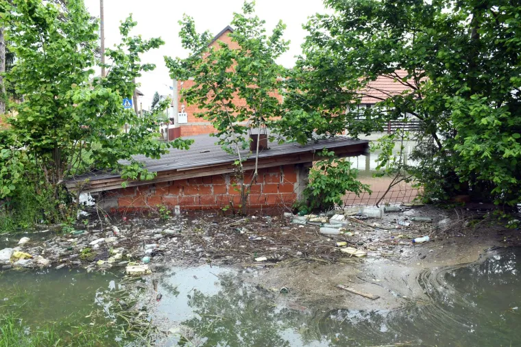 Sretne vijesti: Vodostaj Kupe opada, najveći vodeni val je pro&scaron;ao. Ovako danas izgleda Stari Brod