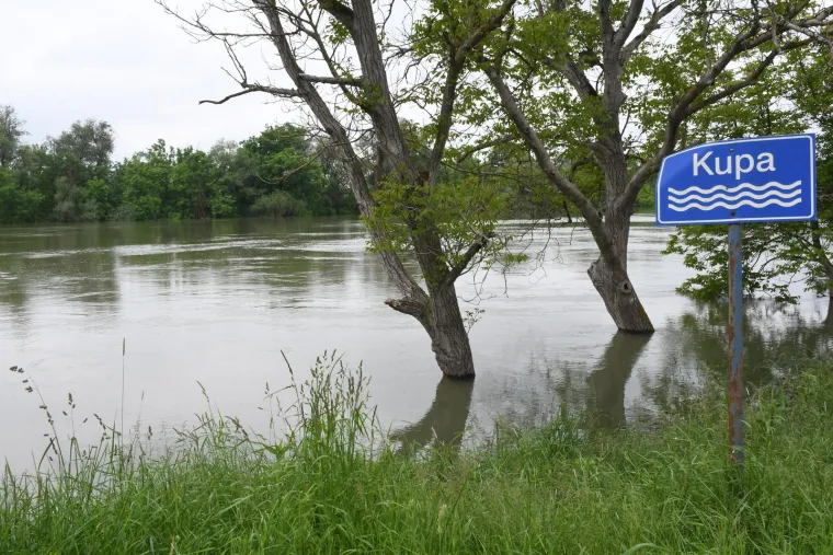 Sretne vijesti: Vodostaj Kupe opada, najveći vodeni val je pro&scaron;ao. Ovako danas izgleda Stari Brod