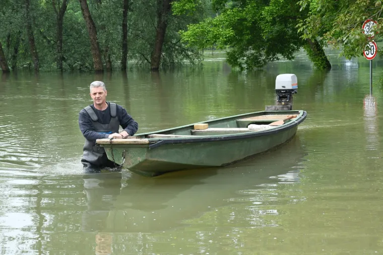 Sretne vijesti: Vodostaj Kupe opada, najveći vodeni val je pro&scaron;ao. Ovako danas izgleda Stari Brod