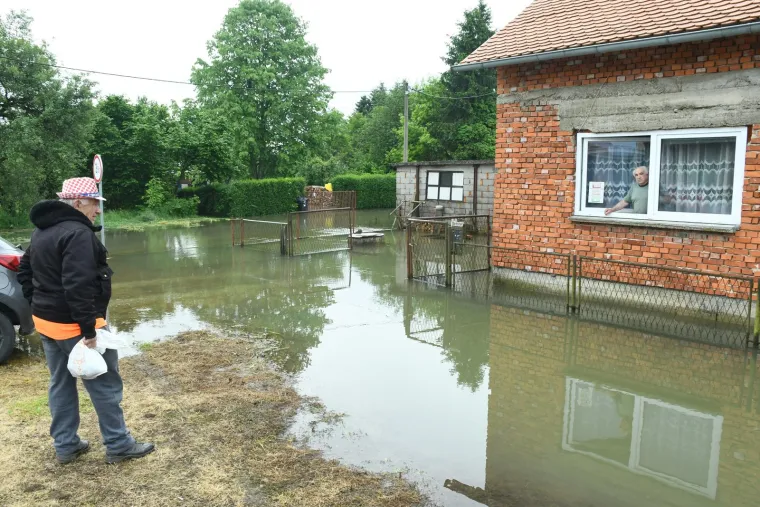 Sretne vijesti: Vodostaj Kupe opada, najveći vodeni val je pro&scaron;ao. Ovako danas izgleda Stari Brod