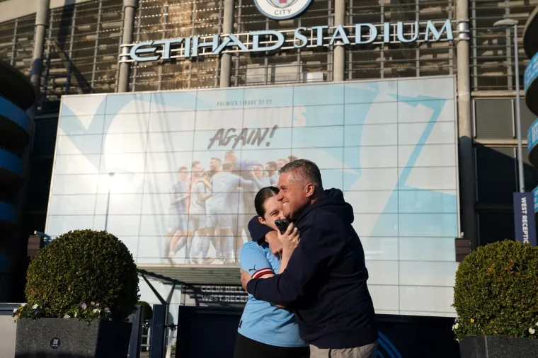 Manchester City opet prvak, Građani u transu nakon poraza Arsenala: Pogledajte ove kadrove ludila