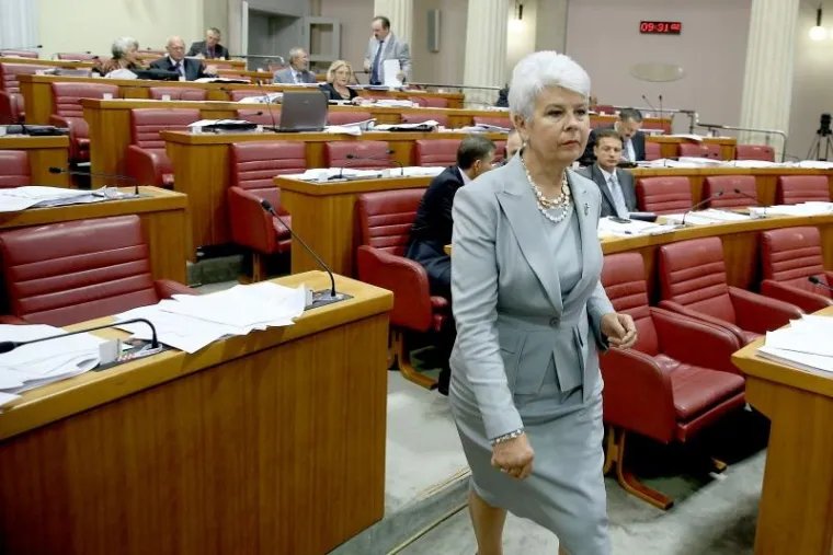 Jadranka Kosor u ovom izdanju nismo imali prilike vidjeti, evo je prije nego &scaron;to postala političarka: 'Davni dani'