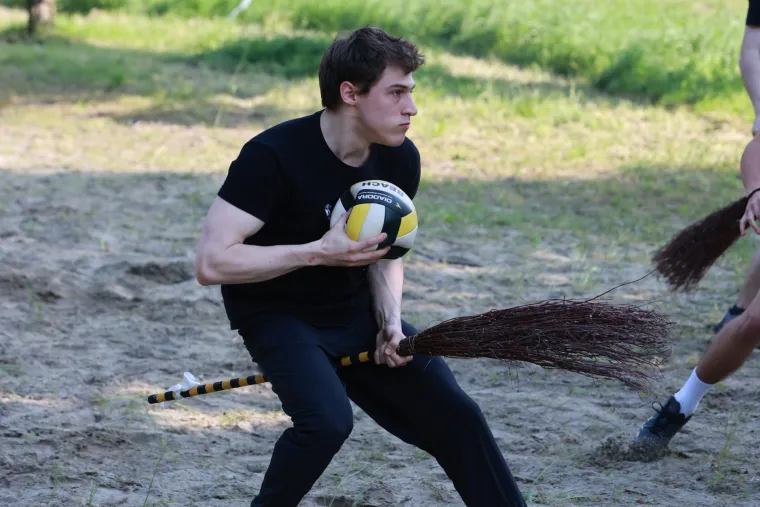 Harry Potter sakrij se! Ako sretneš ovu ekipu, razmazat će te u metloboju! Tako to rade u Dardi