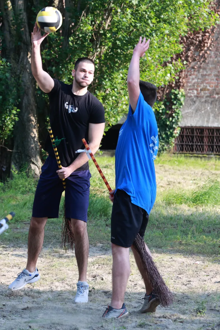 Harry Potter sakrij se! Ako sretneš ovu ekipu, razmazat će te u metloboju! Tako to rade u Dardi