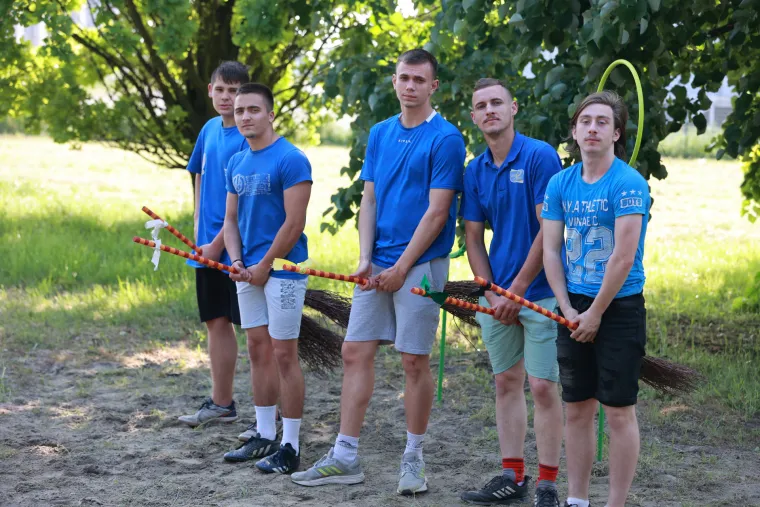 Harry Potter sakrij se! Ako sretneš ovu ekipu, razmazat će te u metloboju! Tako to rade u Dardi