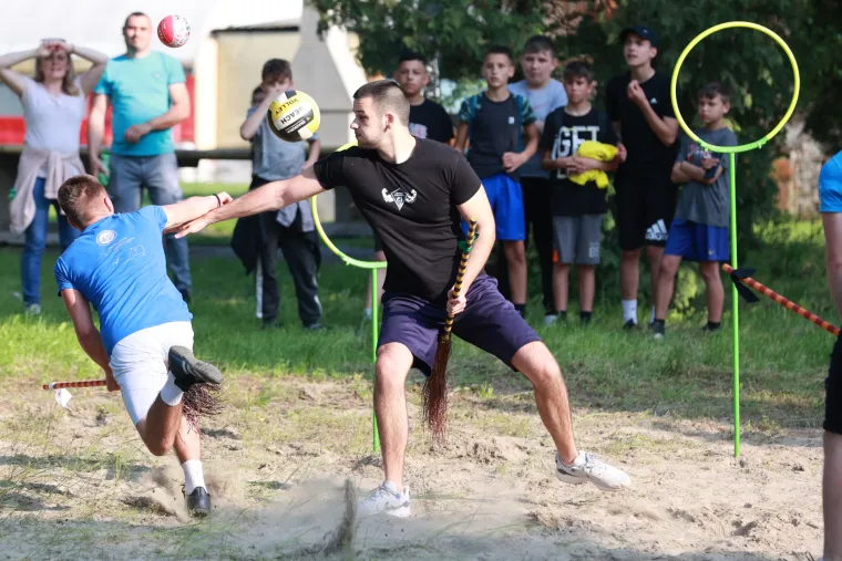 Harry Potter sakrij se! Ako sretneš ovu ekipu, razmazat će te u metloboju! Tako to rade u Dardi