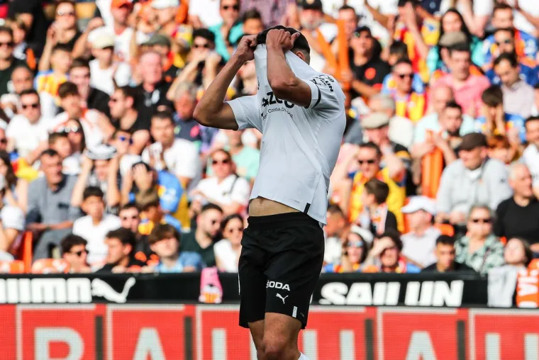 Valencia &scaron;okirala Real, umalo opći kaos na terenu