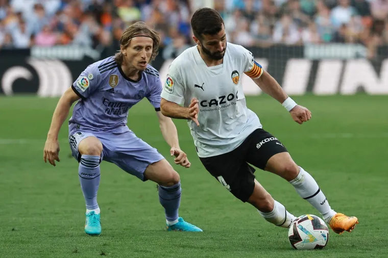 Valencia &scaron;okirala Real, umalo opći kaos na terenu