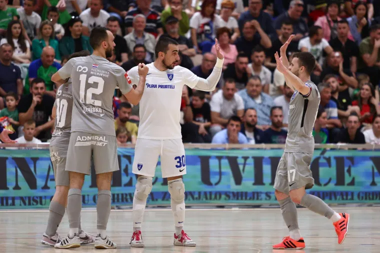 Futsal Dinamo slavio u Omi&scaron;u i izjednačio u finalu doigravanja