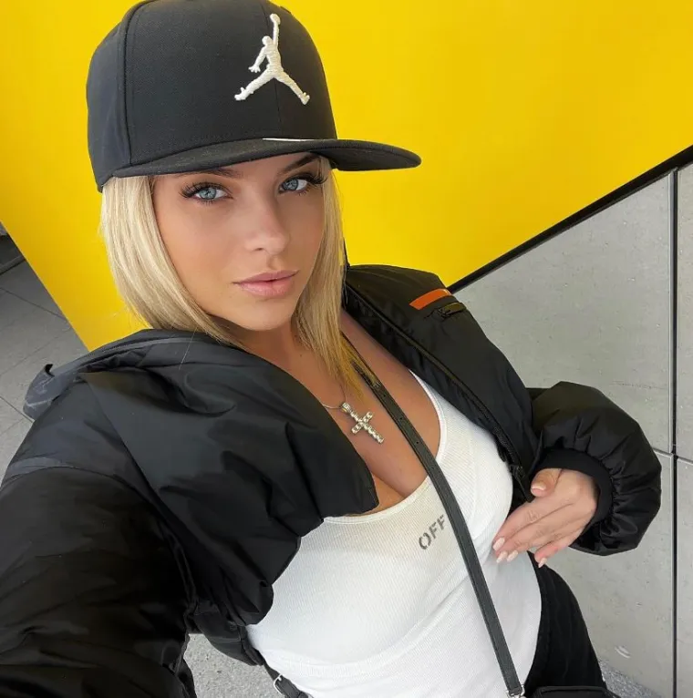 Opasnim selfiejem iz 'Grada grijeha' u minijaturnoj haljini ispod koje nije nosila donje rublje zapalila mreže