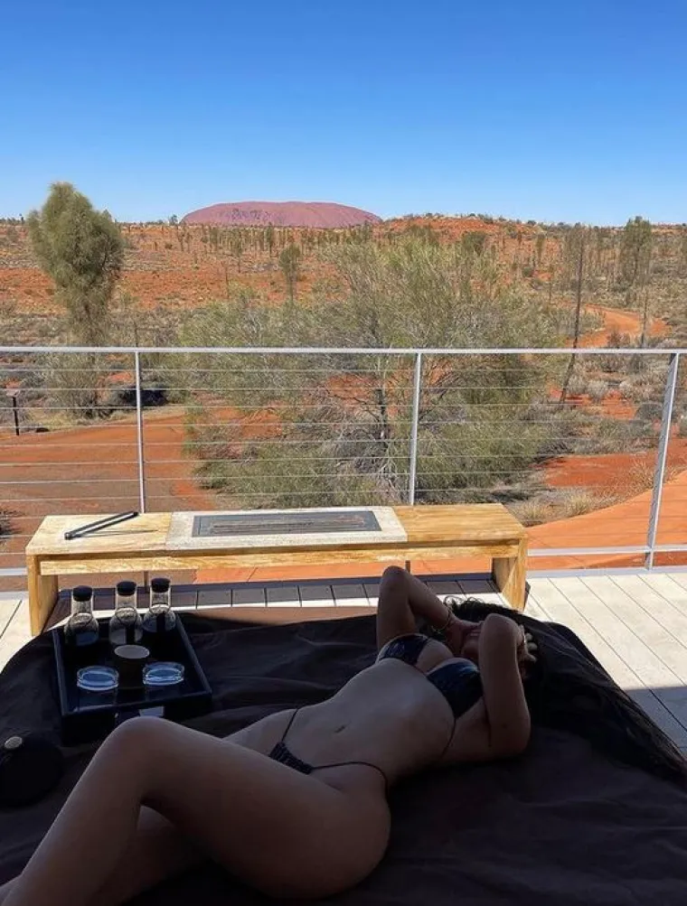 Porno Mikaela zavr&scaron;ila u pritvoru, roditelji su je se odrekli, a jedno je tjera na povraćanje: 'Dogodi mi se svaki put...'