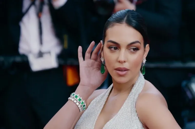 Prastara fotografija Georgine Rodriguez privukla ogromnu pažnju: Možete li vjerovati da je Ronaldova djevojka nekoć ovako izgledala?