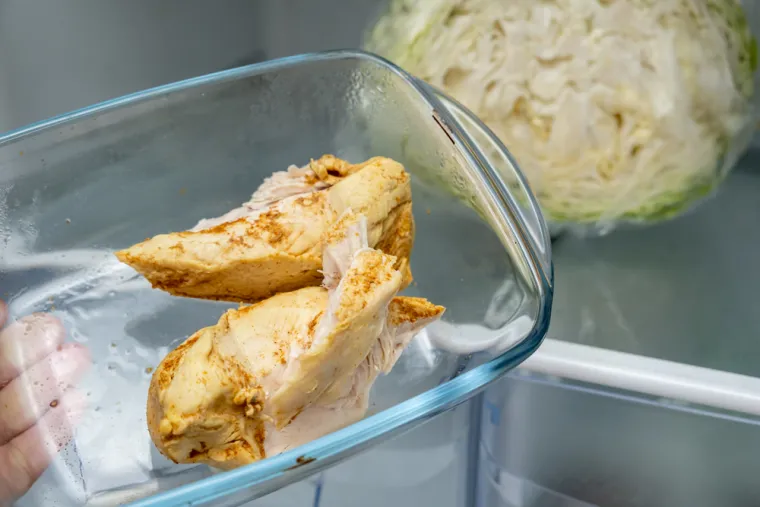 Skladištenjem na temperaturi od oko četiri stupnja smanjuje se rizik od bakterijskih infekcija jer hladnoća usporava njihov razvoj. 