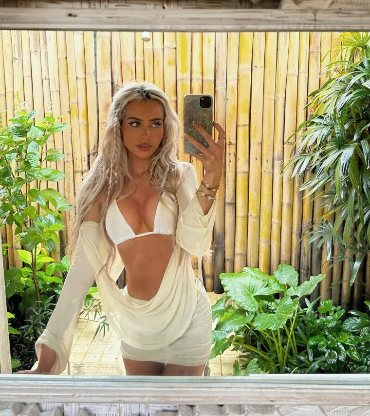 Seksi influencerica spavala s engleskom zvijezdom pa zavr&scaron;ila na sudu zbog uhođenja nakon prekida