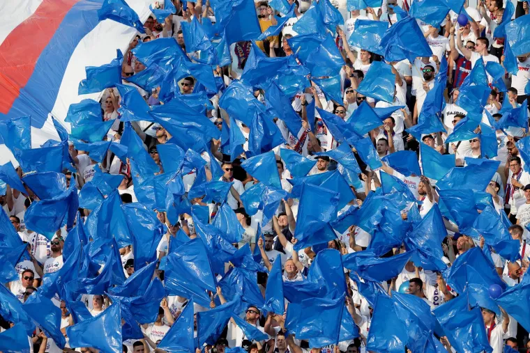 Torcida nadglasala Funcute, razvili i posebnu koregorafiju: 'Branite se ka lavi...'