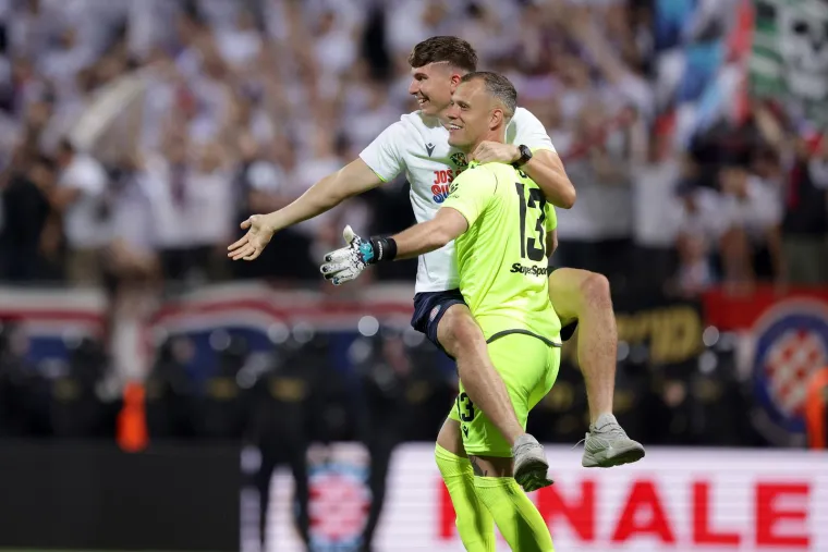 Veliko slavlje Hajduka i Torcide nakon novog trofeja: 'Bila boja je najbolja na svitu'