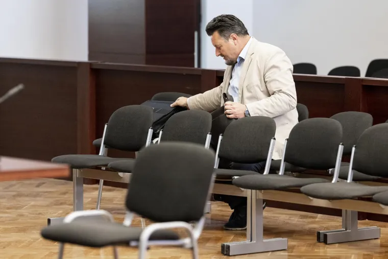 Sjećate li se njega? Nekada je žario i palio hrvatskom scenom, a sad je kao Pale sam na svijetu