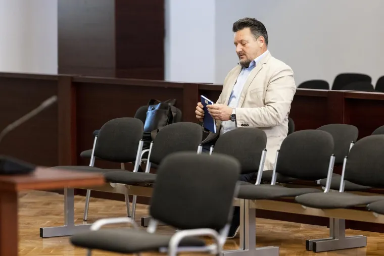 Sjećate li se njega? Nekada je žario i palio hrvatskom scenom, a sad je kao Pale sam na svijetu