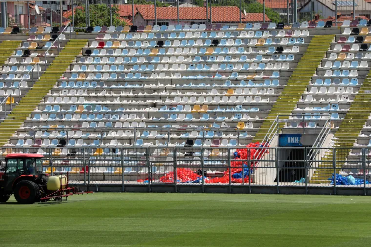 Torcida je u srijedu palila stolice na Rujevici: Evo kako riječki stadion izgleda dan nakon finala Kupa