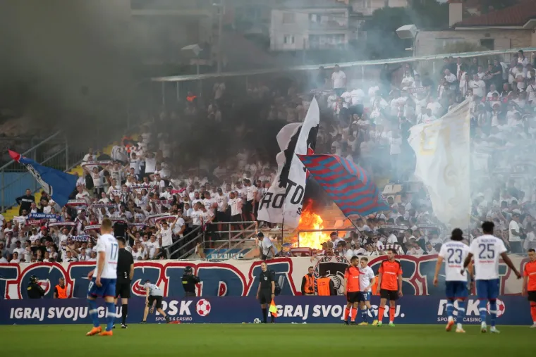 Torcida je u srijedu palila stolice na Rujevici: Evo kako riječki stadion izgleda dan nakon finala Kupa