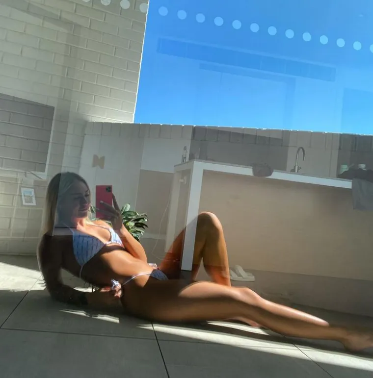 Rekla je da je njen očuh bio dio njenog života od njene 11. godine. 