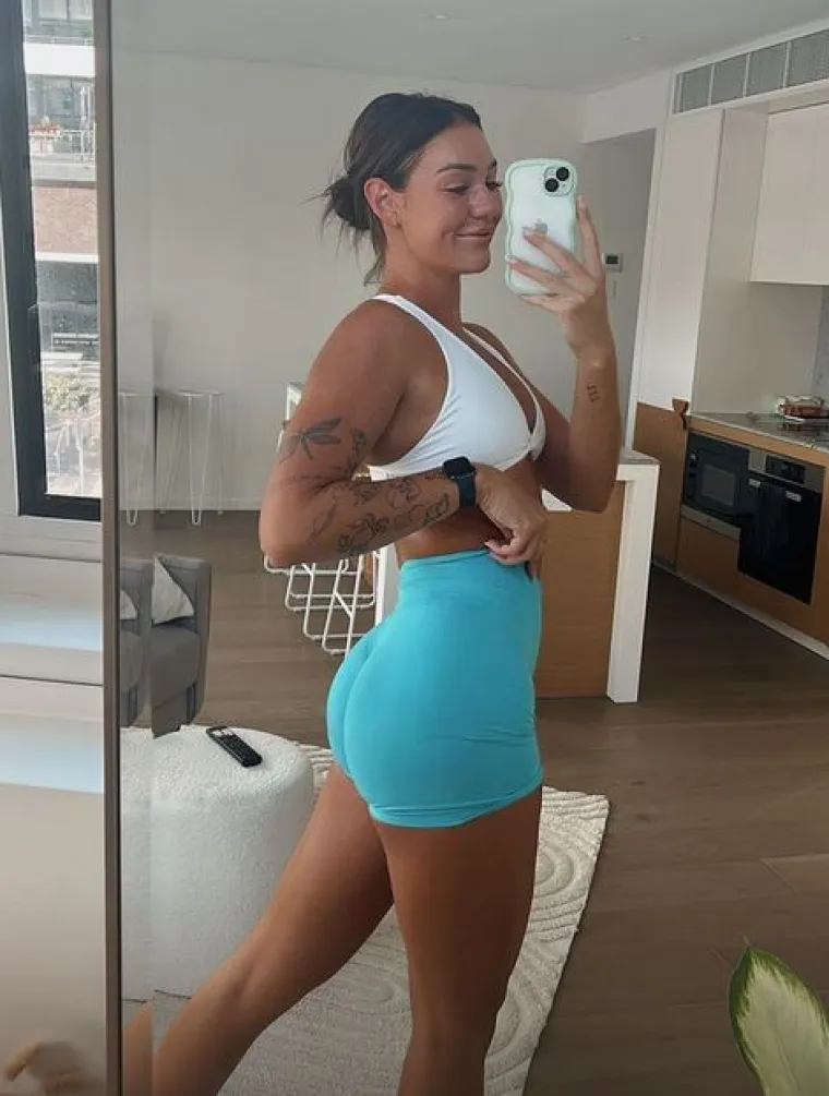 Progovorila 18+ zvijezda kojoj je očuh masno plaćao da je gleda u akciji: 'Nakon početnog &scaron;oka, mama mi je priredila jo&scaron; veći...'