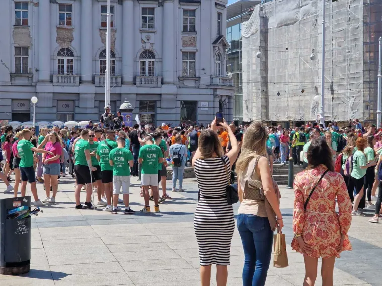 Gori u Dubrovniku! Maturanti zapalili gume ispred škola: Pogledajte kako se slavi i pije diljem Hrvatske