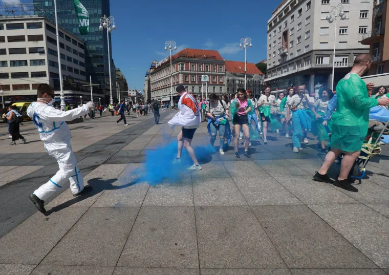 Gori u Dubrovniku! Maturanti zapalili gume ispred škola: Pogledajte kako se slavi i pije diljem Hrvatske
