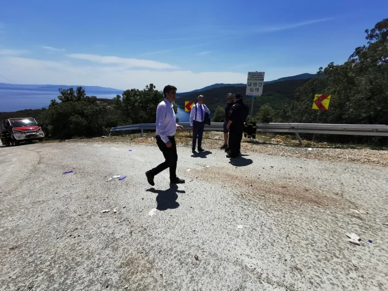 Ovo su fotografije s mjesta nesreće maturanata kod Labina. Objavljene i slike kad su tek krenuli na put