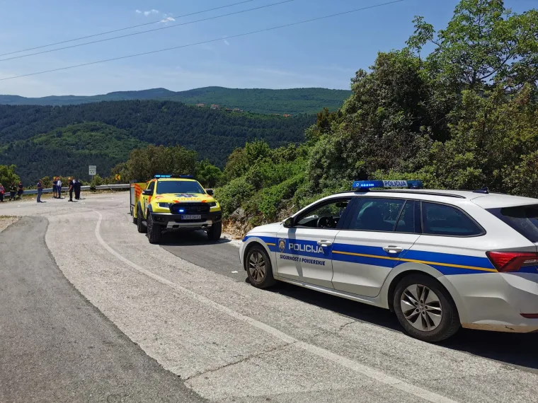 Ovo su fotografije s mjesta nesreće maturanata kod Labina. Objavljene i slike kad su tek krenuli na put