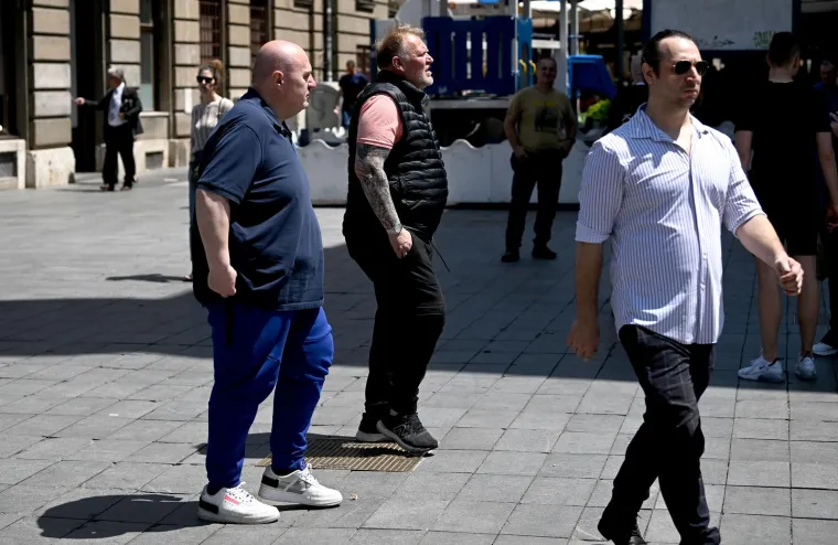 Legendarni hrvatski reprezentativac ulovljen u &scaron;etnji gradom: Izgleda da je uspio izbjeći ludovanje maturanata