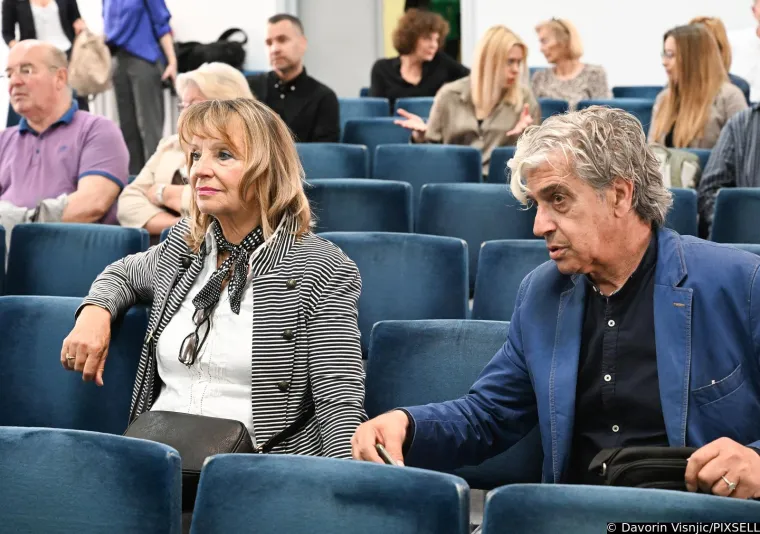 U Zagrebu održana komemoracija za neponovljivu Sandu Langerholz: Od nje su se oprostile i Mila Elegović, Nataša Janjić...