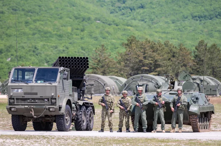 Uz pripadnike Hrvatske vojske, na teritoriju Republike Hrvatske u vježbama sudjeluju pripadnici oružanih snaga Albanije, Bosne i Hercegovine, Crne Gore, Kosova, Rumunjske, Sjeverne Makedonije, Slovenije te Sjedinjenih Američkih Država. Prezentaciji vježbi uz pripadnike partnerskih i savezničkih zemalja nazočio je i zapovjednik Nacionalne garde Minnesote gb Shawn P. Manke i privremeni otpravnik poslova SAD-a Mark Flemming.