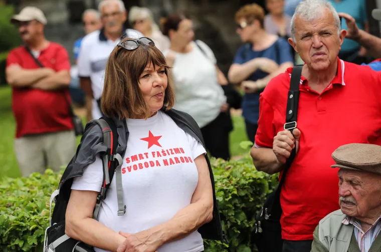 Kapice, uniforme i zastave. U Kumrovcu se slavi Dan mladosti: 'Neka nas zaobiđu svi koji imaju zle misli'