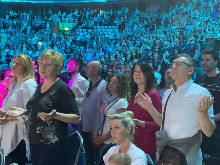 'Progledaj srcem' rasprodao zagrebačku Arenu: Oko 17 tisuća vjernika na duhovno-glazbenom spektaklu