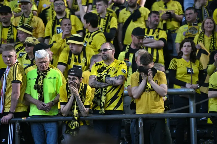 Neopisiva tuga i očaj u Dortmundu: Pogledajte &scaron;to se događalo na kultnom Westfalenu poslije &scaron;okantne zavr&scaron;nice Bundeslige