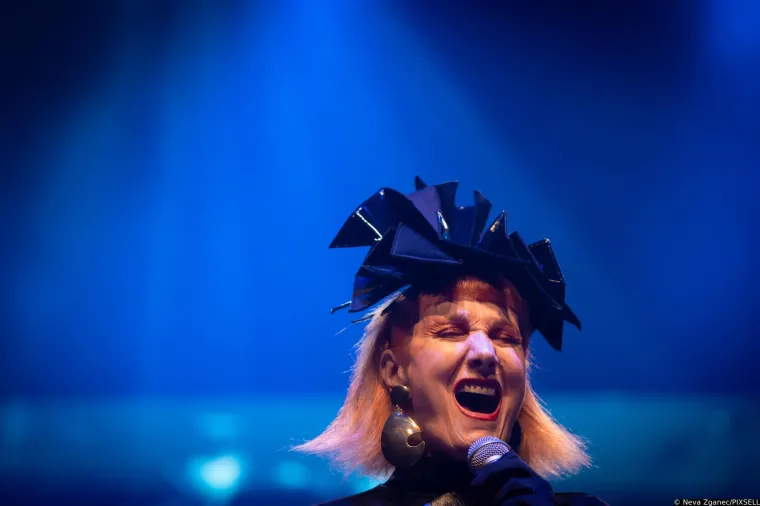 Josipa Lisac nastupila u prepunom Lisinskom nakon tromjesečne pauze zbog bolesti: Još jednom je dokazala zašto je ona prava glazbena diva